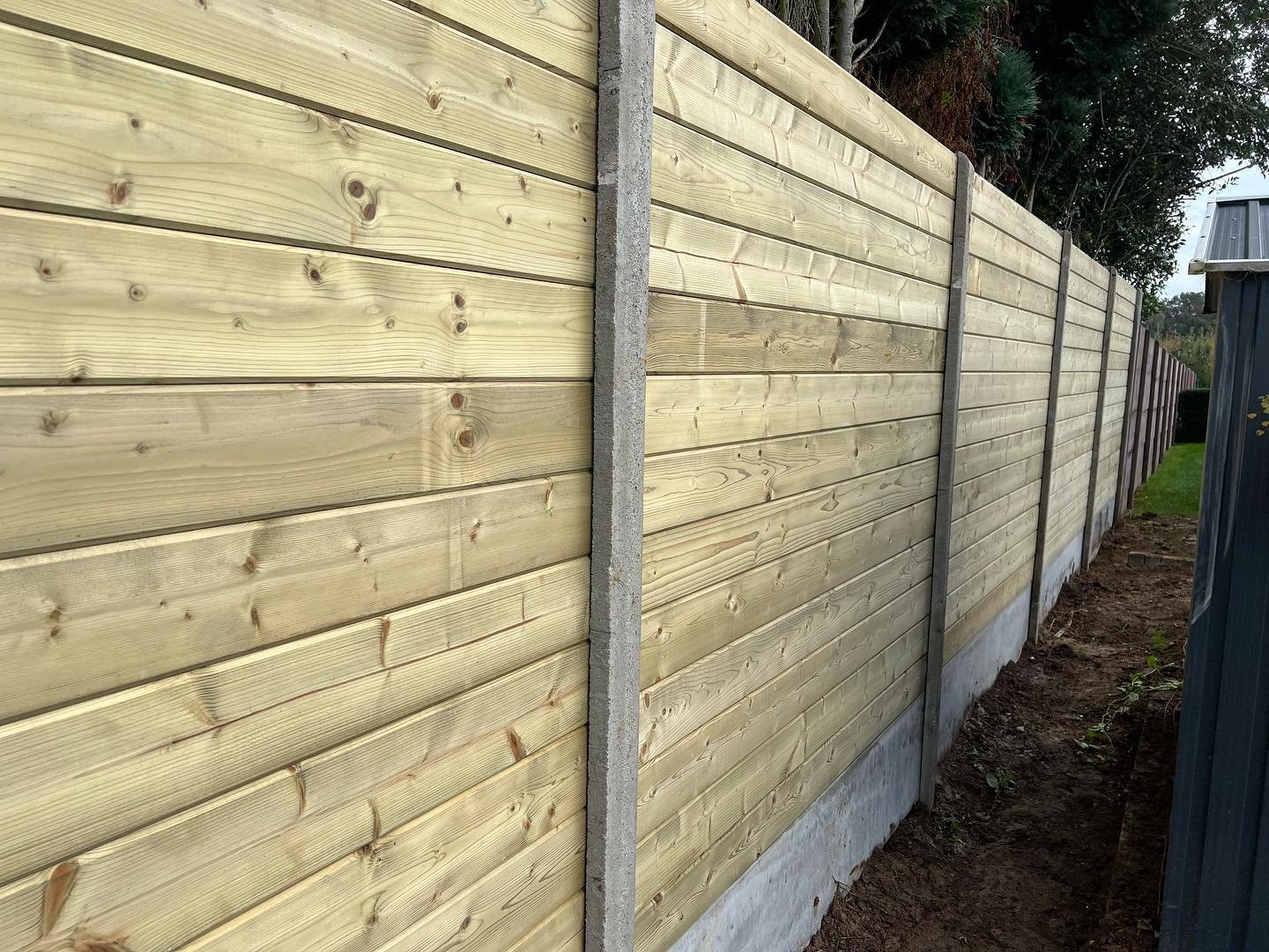 Tand en groef klikplanken met beton