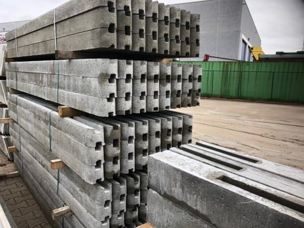 Betonpaal rabbat 2200 : Tussen