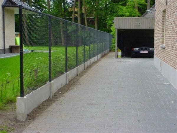 Betongleufpaal tussen