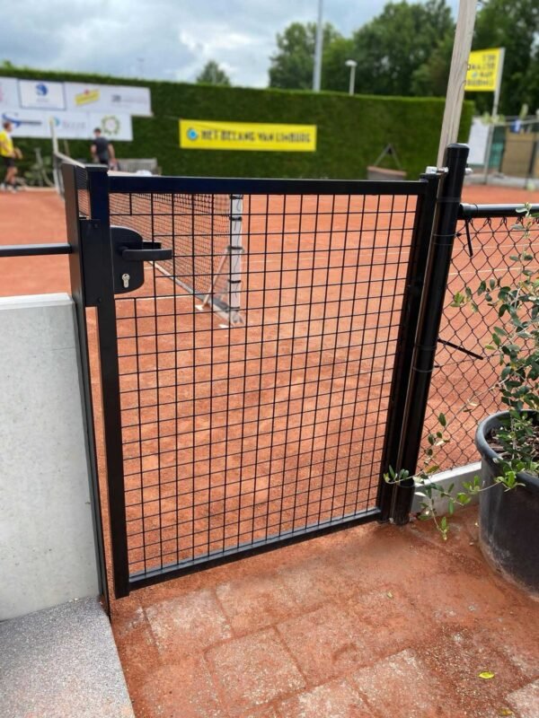 Enkele tuinpoort met ronde palen – gelast gaas 50×50